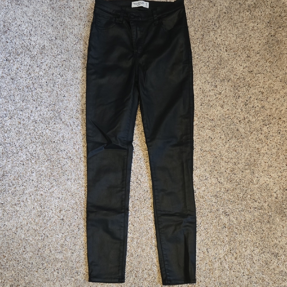 Abercrombie & Fitch Black Super Skinny Ankle Jeans. Size 27 Long.
